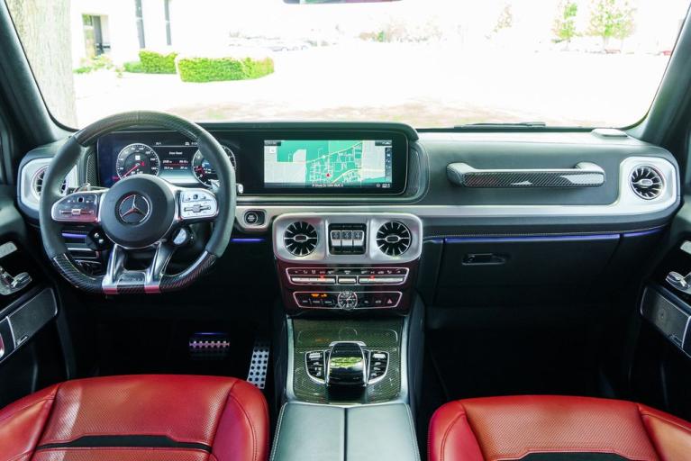 http://www.koenigseggchicago.com/galleria_images/99/99_p31_f.jpg