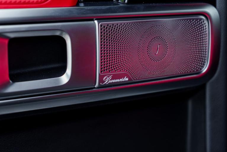 http://www.koenigseggchicago.com/galleria_images/99/99_p44_f.jpg