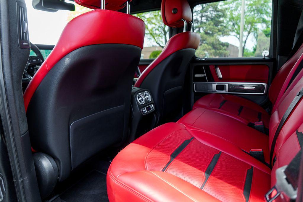 http://www.koenigseggchicago.com/galleria_images/99/99_p47_l.jpg